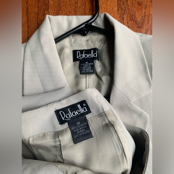 Rafaella Skirt Suit - Picture 3 of 3